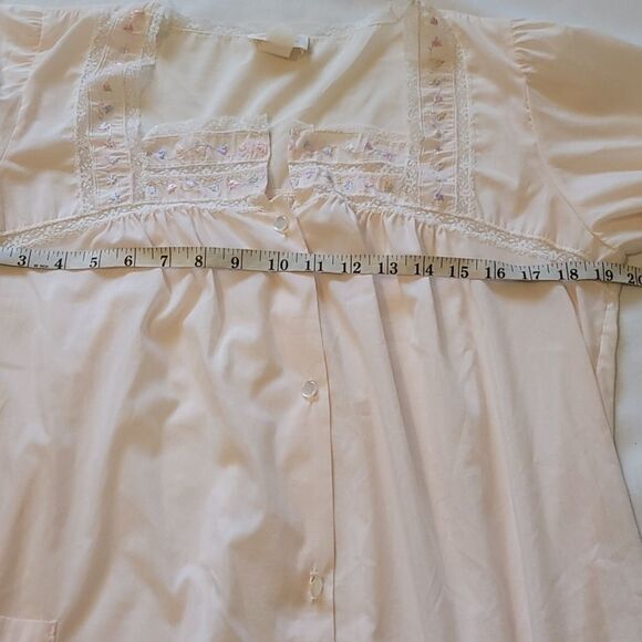 Barbizon vintage nightgown medium. - Picture 3 of 7